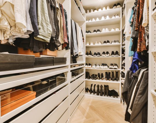 Одяг, взуття, головні убори