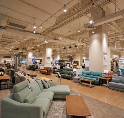 Меблі та фурнітура