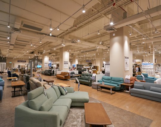 Меблі та фурнітура